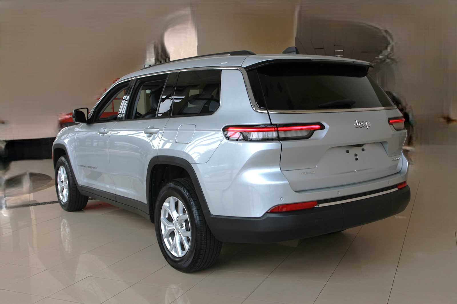 used 2023 Jeep Grand Cherokee L car, priced at $34,998