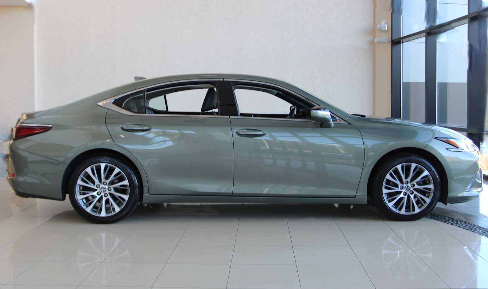 used 2019 Lexus ES car, priced at $20,998