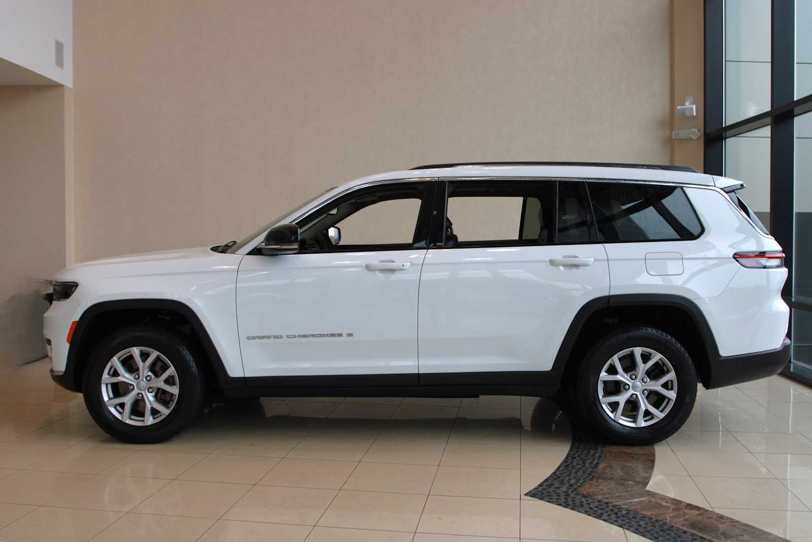 used 2021 Jeep Grand Cherokee L car, priced at $30,498