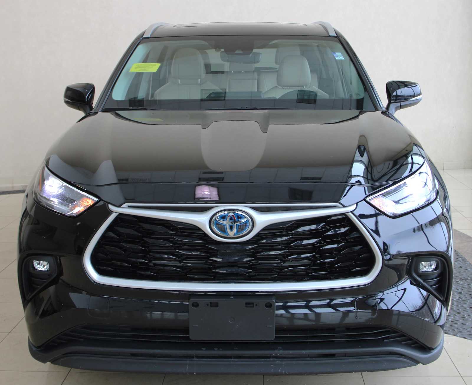 used 2021 Toyota Highlander car, priced at $37,698