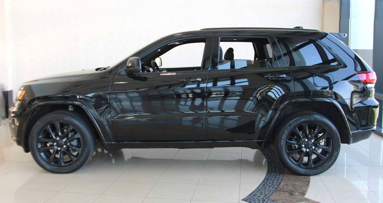 used 2020 Jeep Grand Cherokee car, priced at $25,998