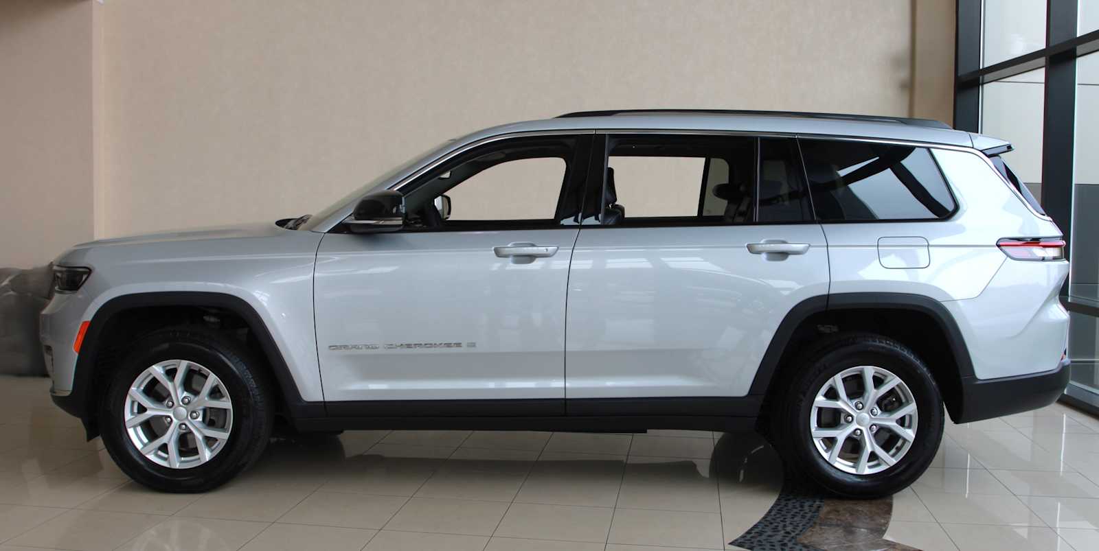 used 2023 Jeep Grand Cherokee L car, priced at $34,998