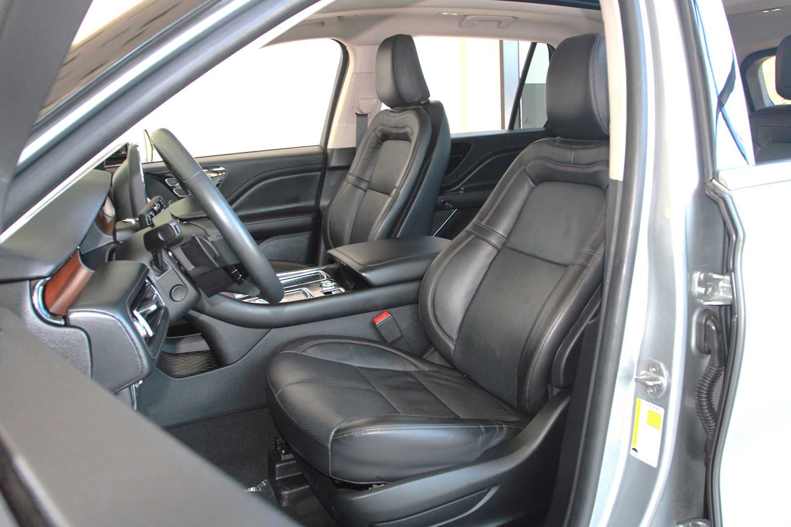 used 2023 Lincoln Aviator car, priced at $47,998