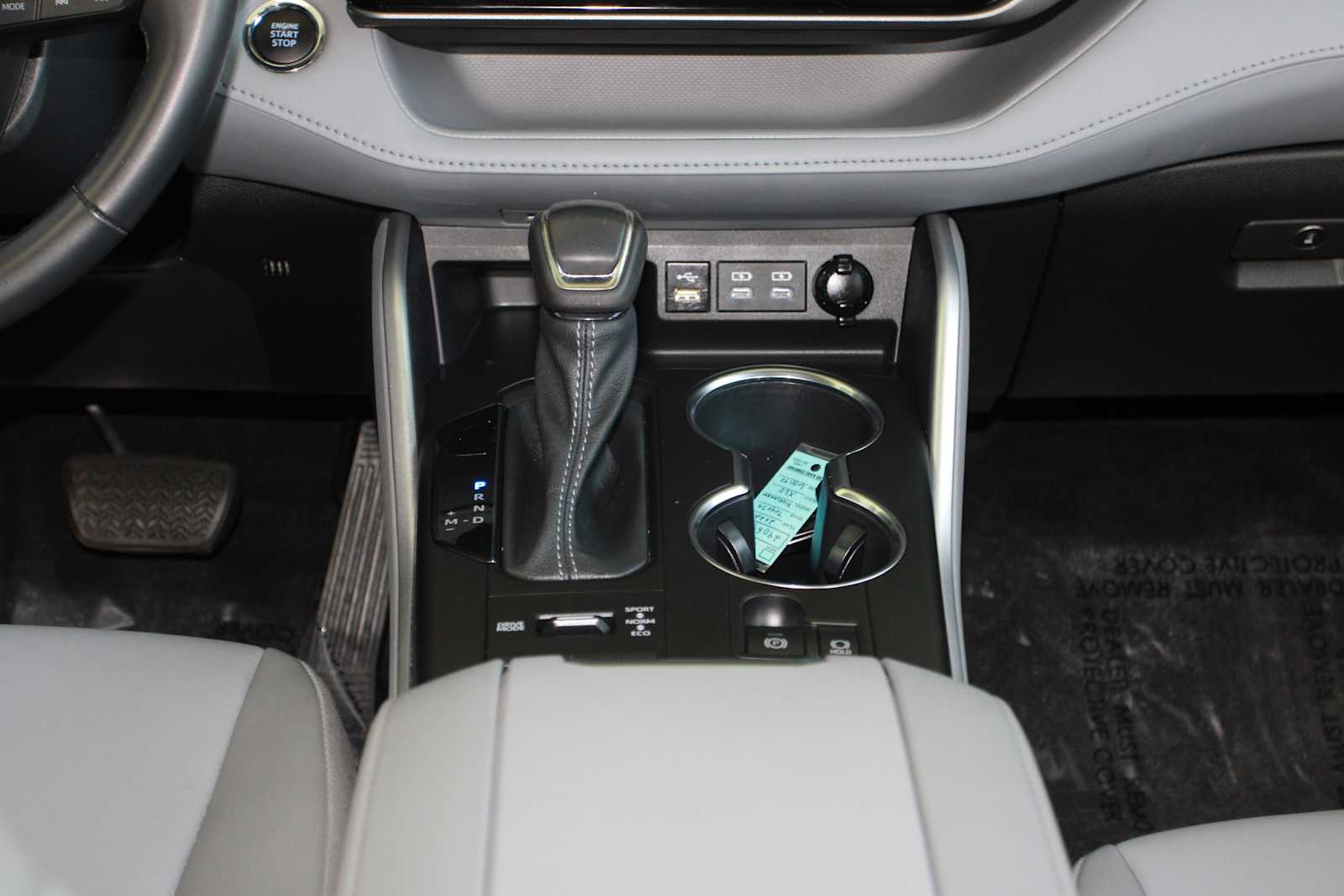 used 2022 Toyota Highlander car, priced at $37,998