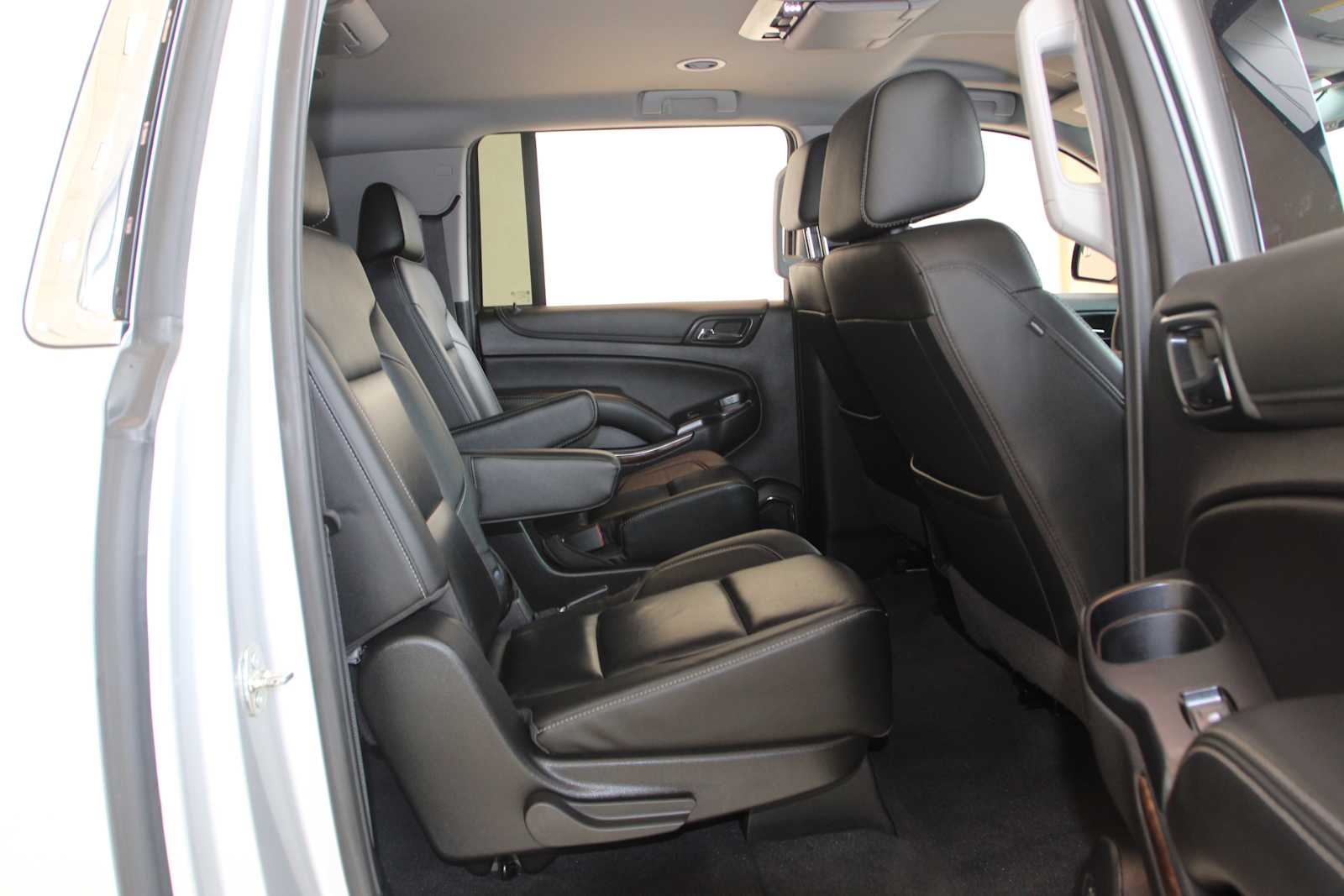 used 2020 Chevrolet Suburban car, priced at $30,598