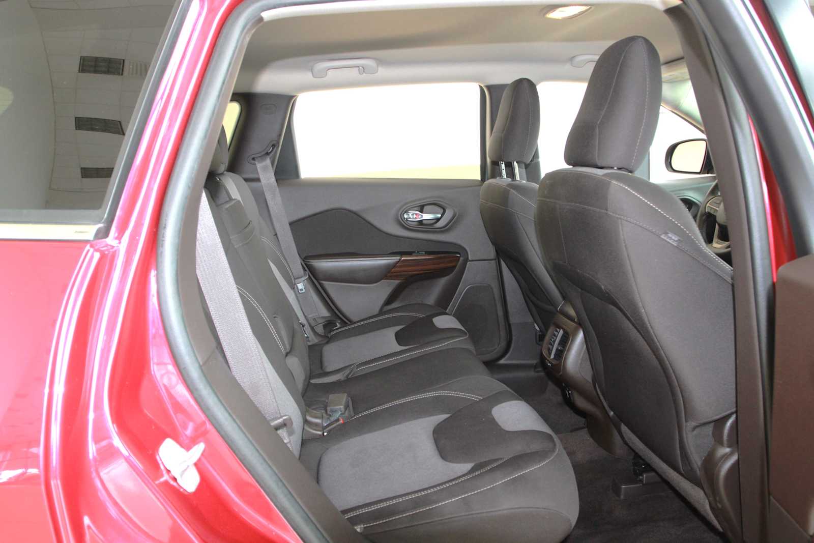 used 2014 Jeep Cherokee car, priced at $10,998