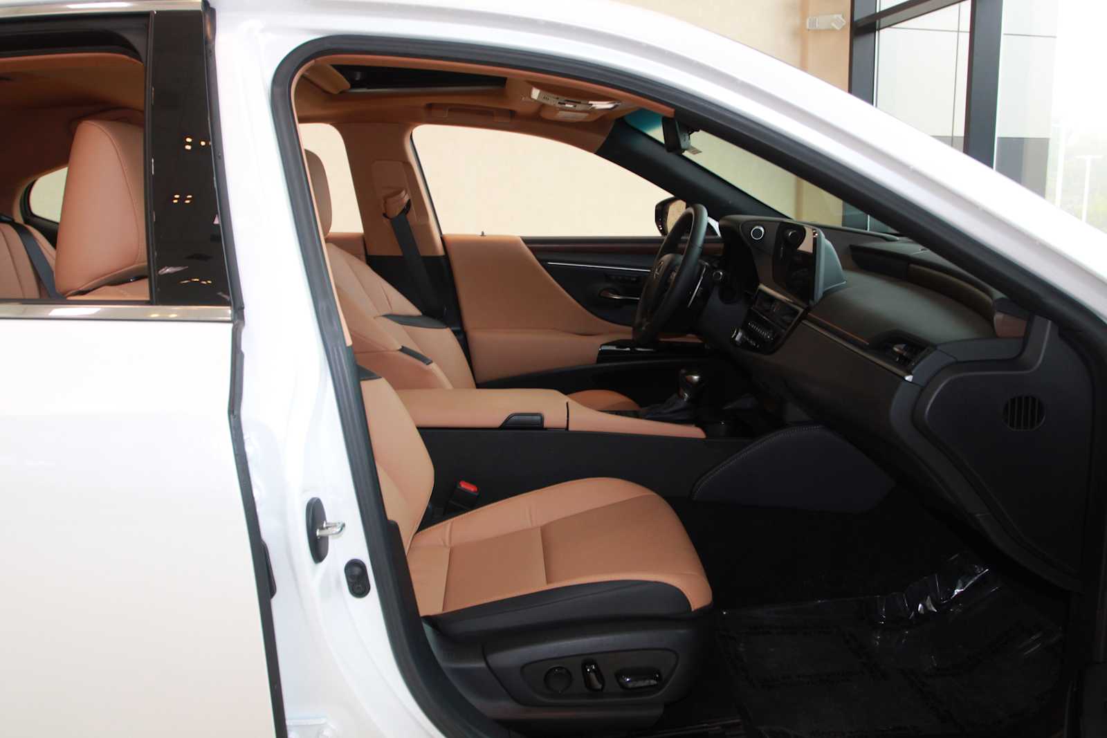 used 2024 Lexus ES 350 car, priced at $43,798