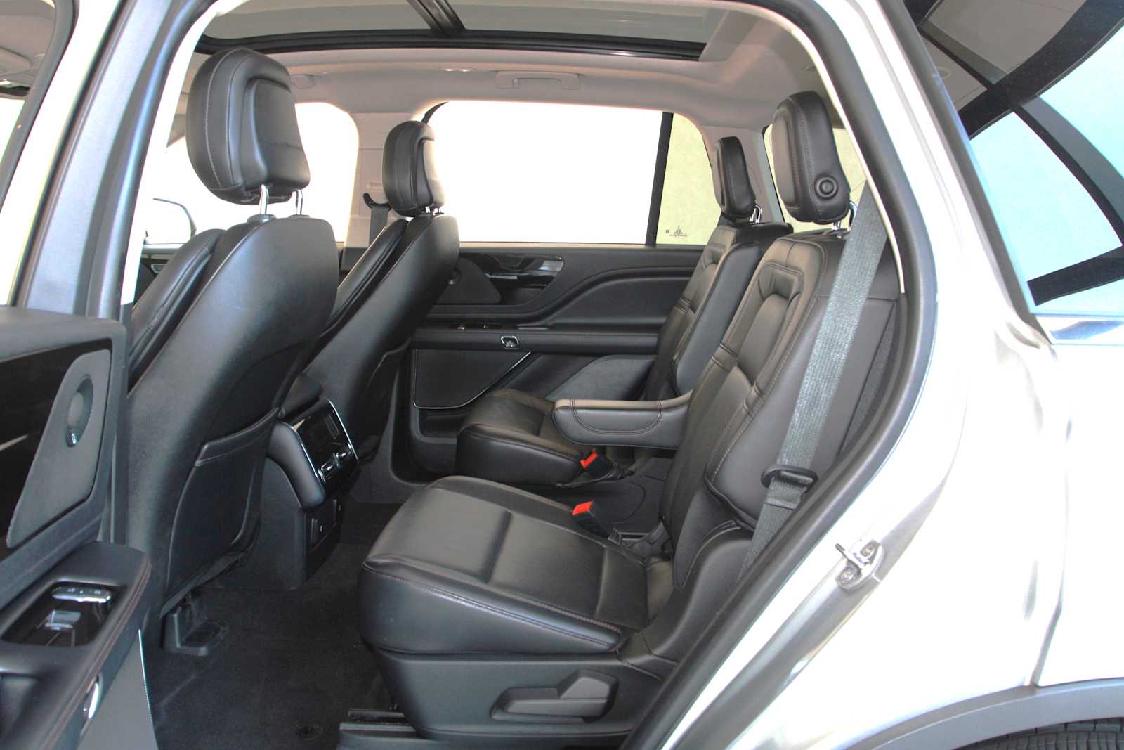 used 2020 Lincoln Aviator car, priced at $35,998