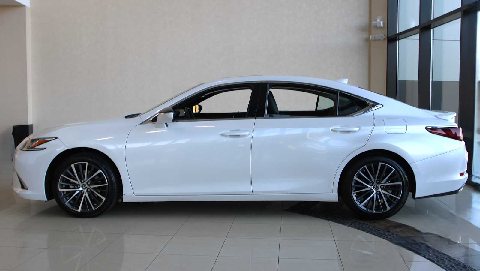 used 2024 Lexus ES 350 car, priced at $41,398