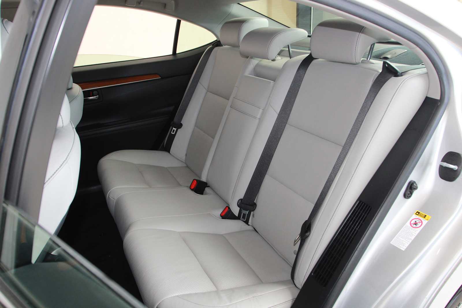 used 2015 Lexus ES 300h car, priced at $18,998
