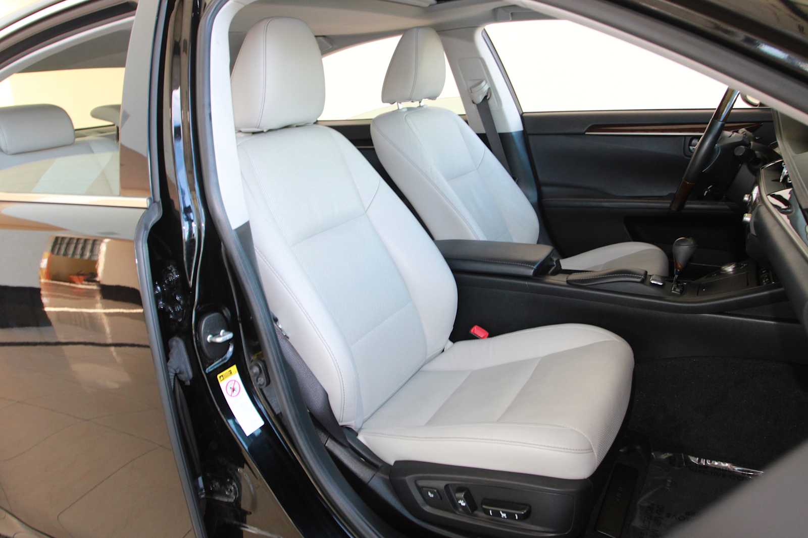 used 2013 Lexus ES 350 car, priced at $17,998