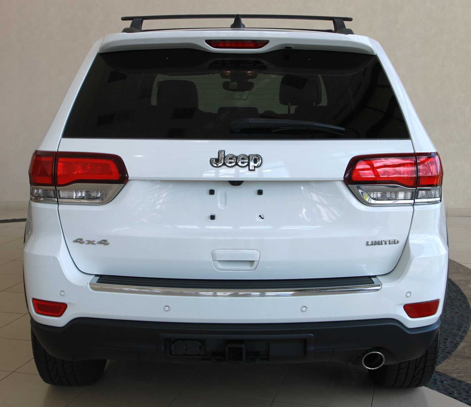 used 2020 Jeep Grand Cherokee car, priced at $27,998
