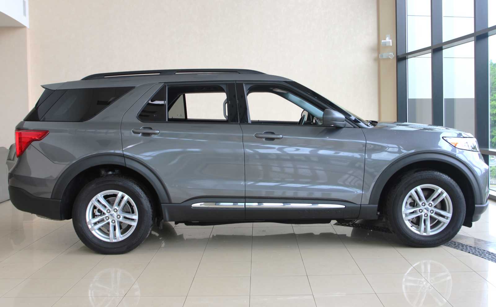 used 2022 Ford Explorer car, priced at $33,998