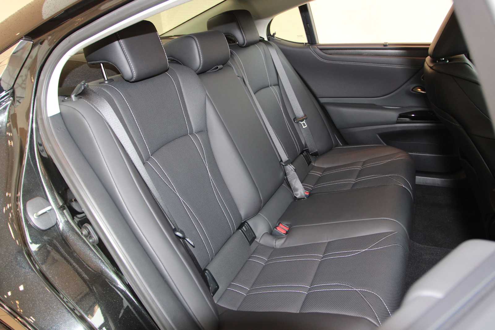 used 2024 Lexus ES 350 car, priced at $46,998