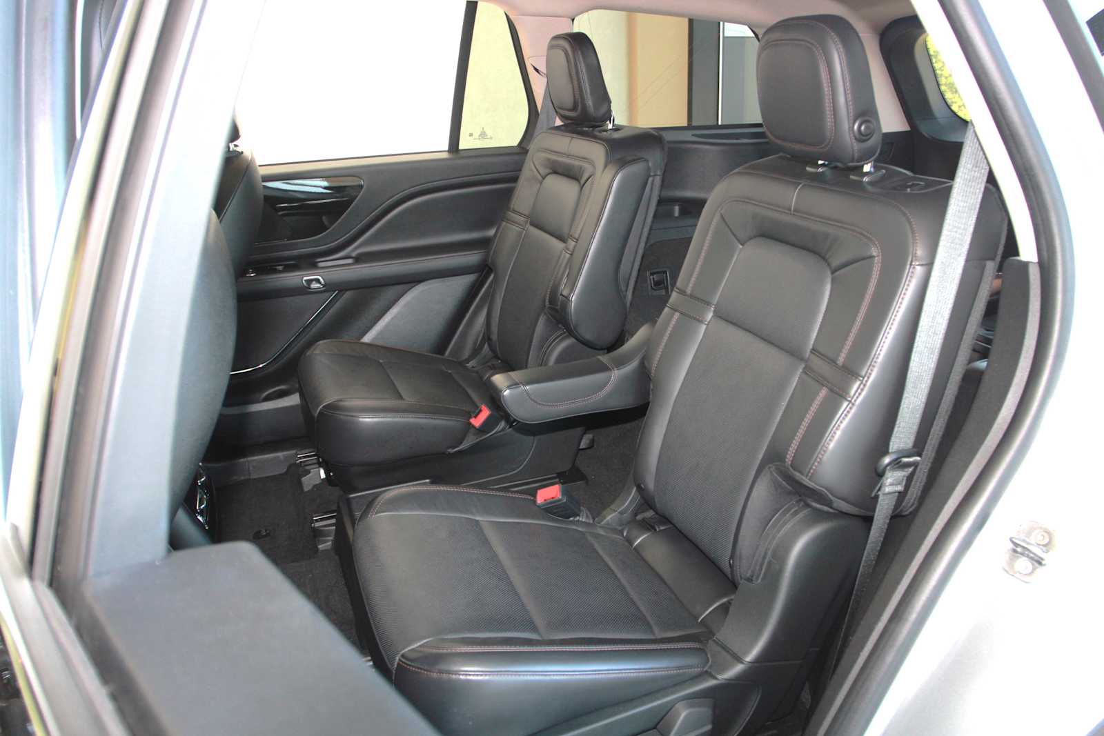 used 2020 Lincoln Aviator car, priced at $35,998