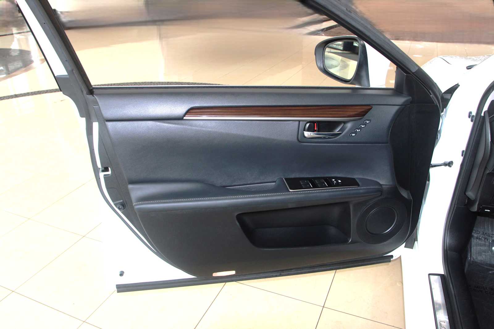 used 2017 Lexus ES 300h car, priced at $25,998