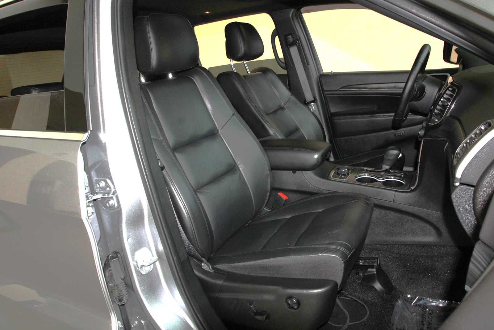 used 2021 Jeep Grand Cherokee car, priced at $27,798