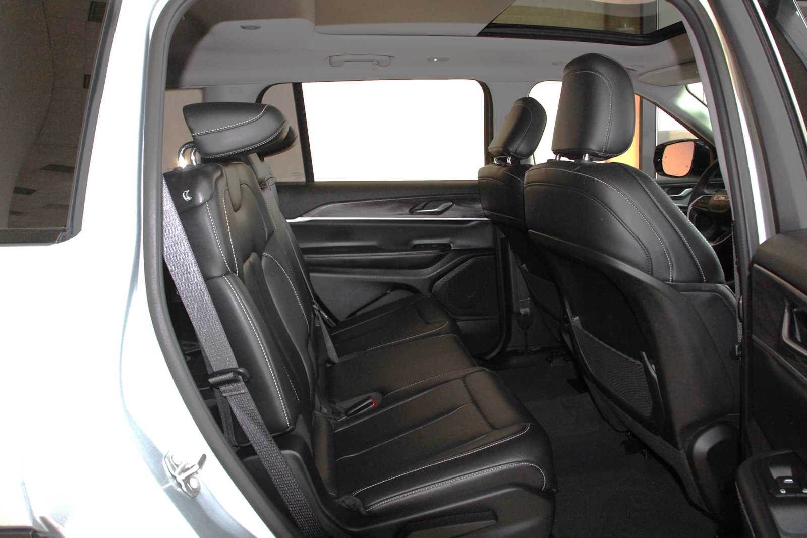 used 2023 Jeep Grand Cherokee L car, priced at $34,998