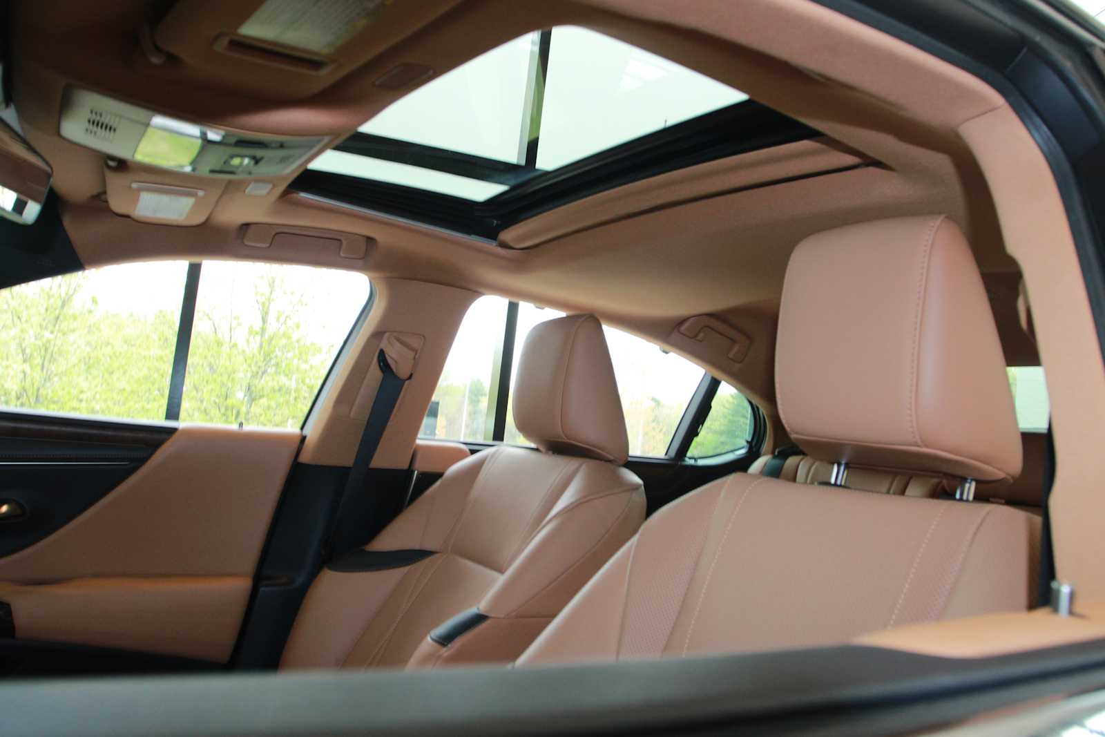 used 2022 Lexus ES 300h car, priced at $39,998