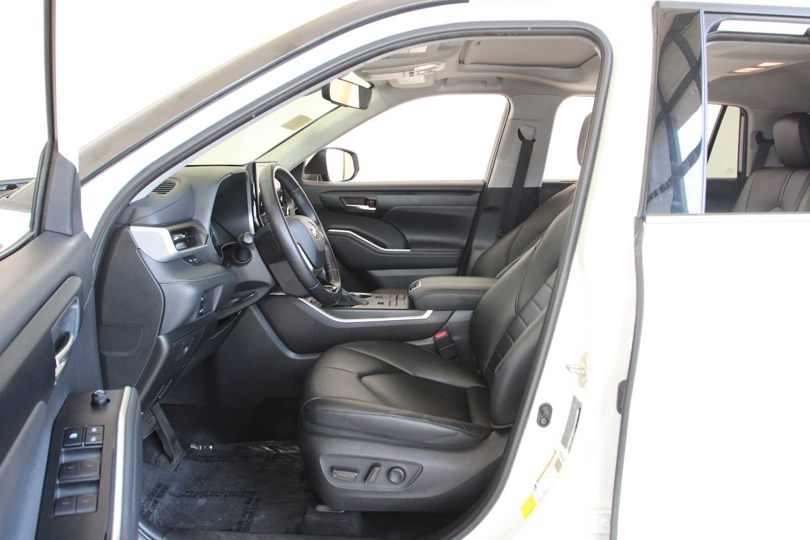 used 2020 Toyota Highlander car, priced at $29,598