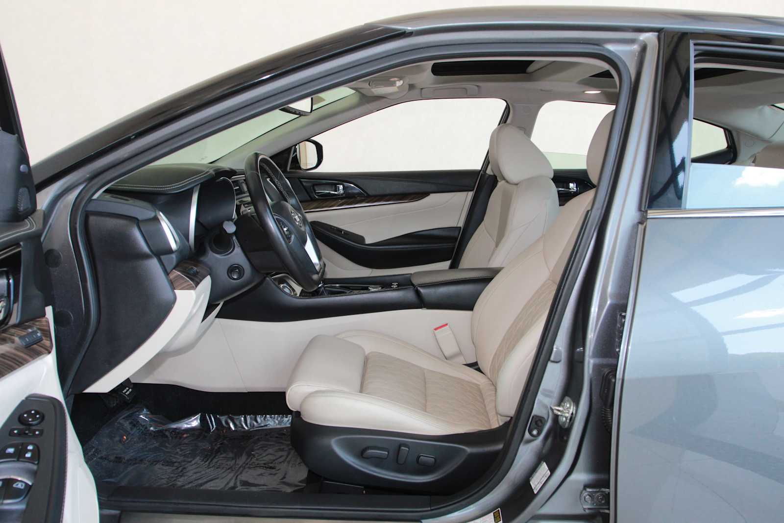 used 2016 Nissan Maxima car, priced at $16,998