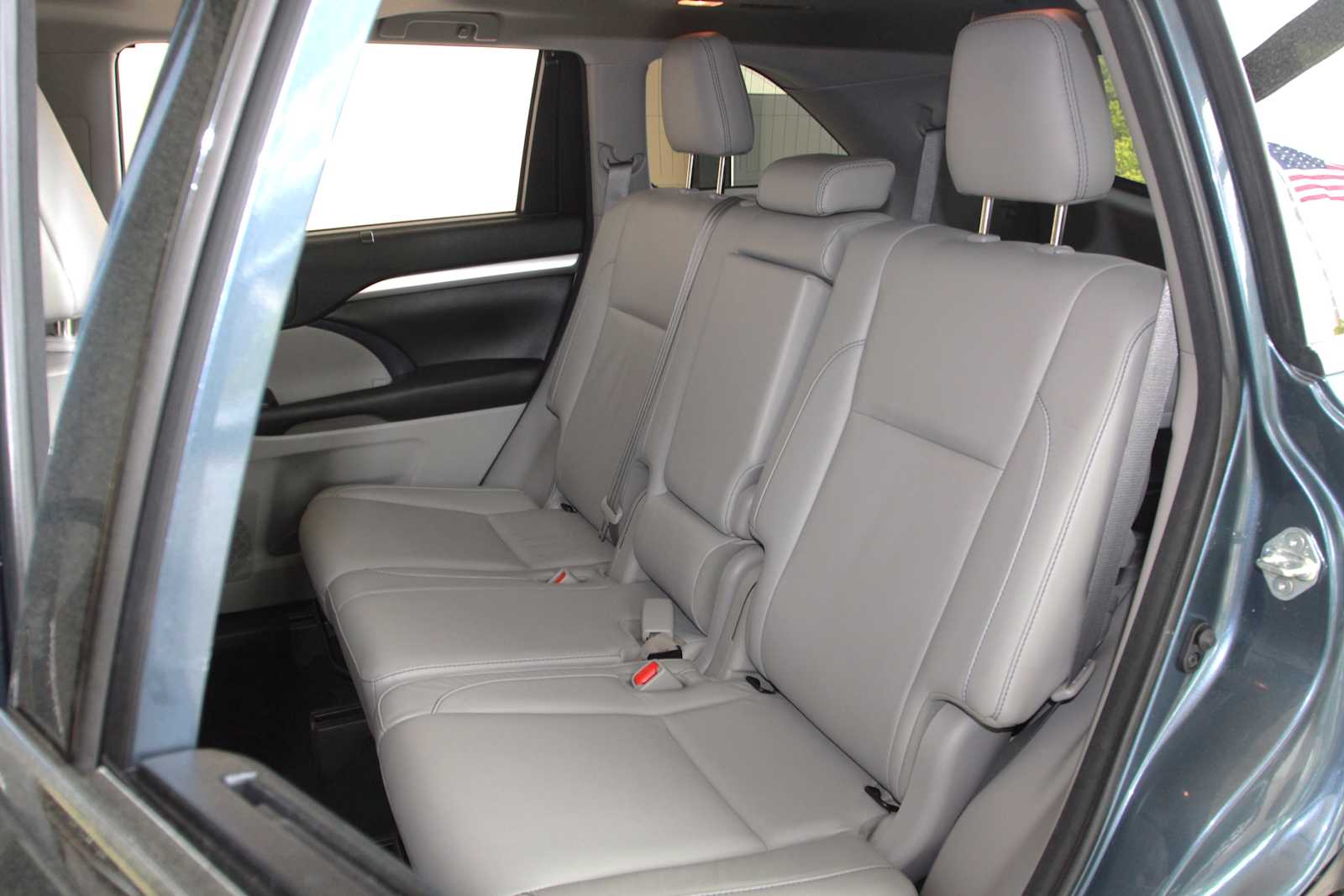 used 2018 Toyota Highlander car, priced at $24,998