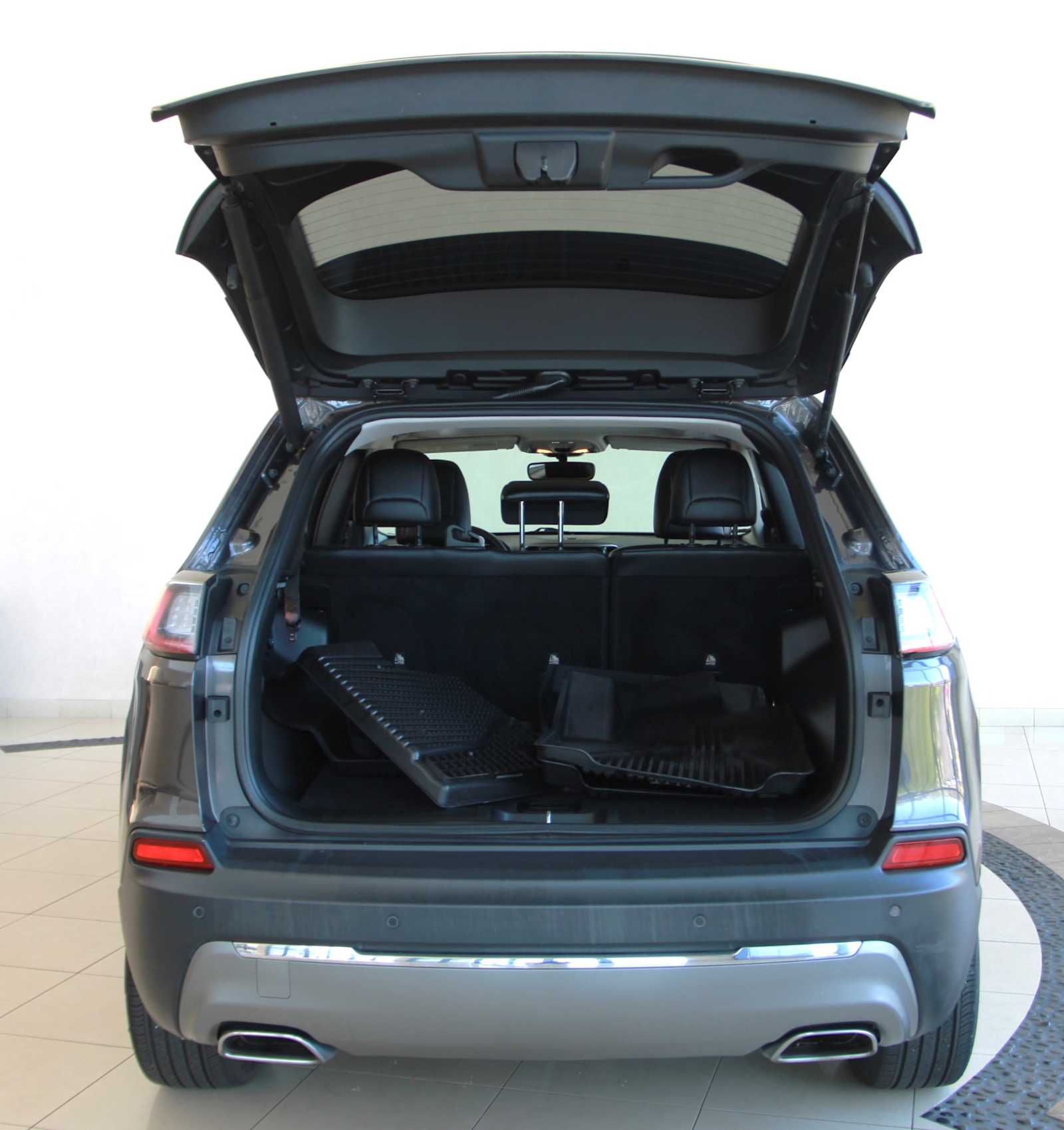 used 2019 Jeep Cherokee car, priced at $17,998