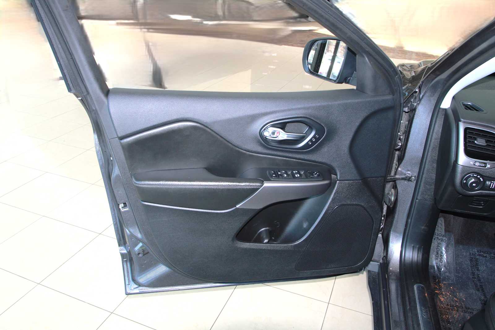 used 2019 Jeep Cherokee car, priced at $17,998