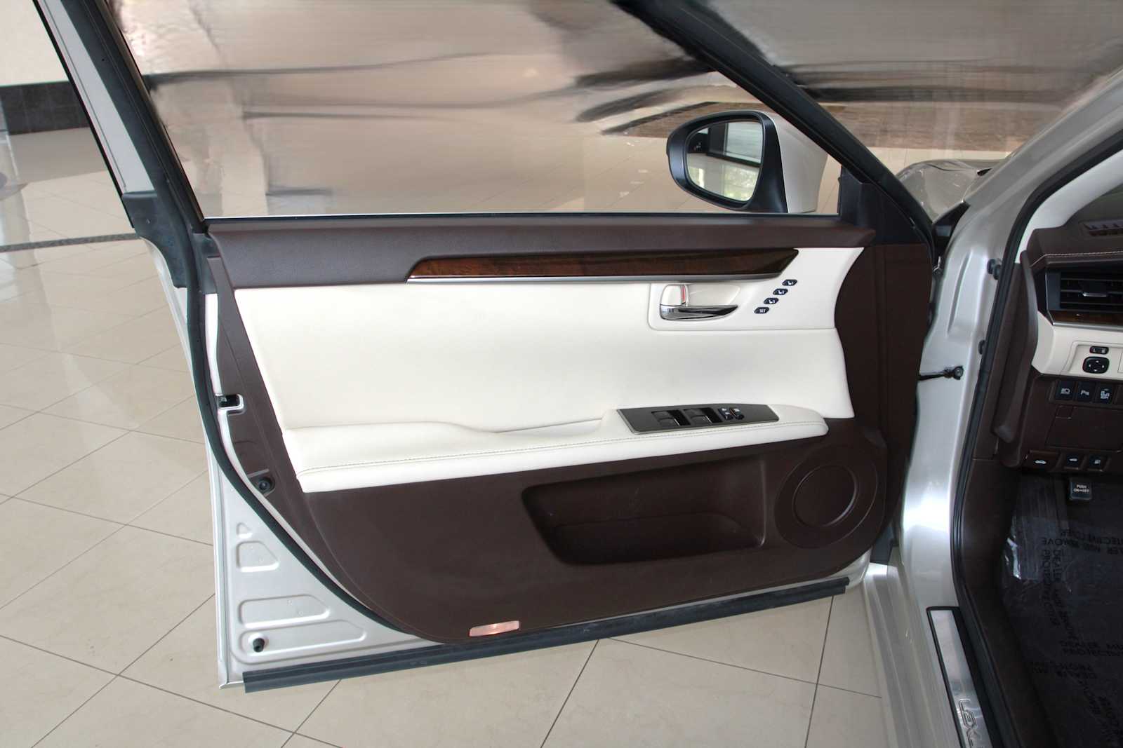 used 2018 Lexus ES 350 car, priced at $28,798