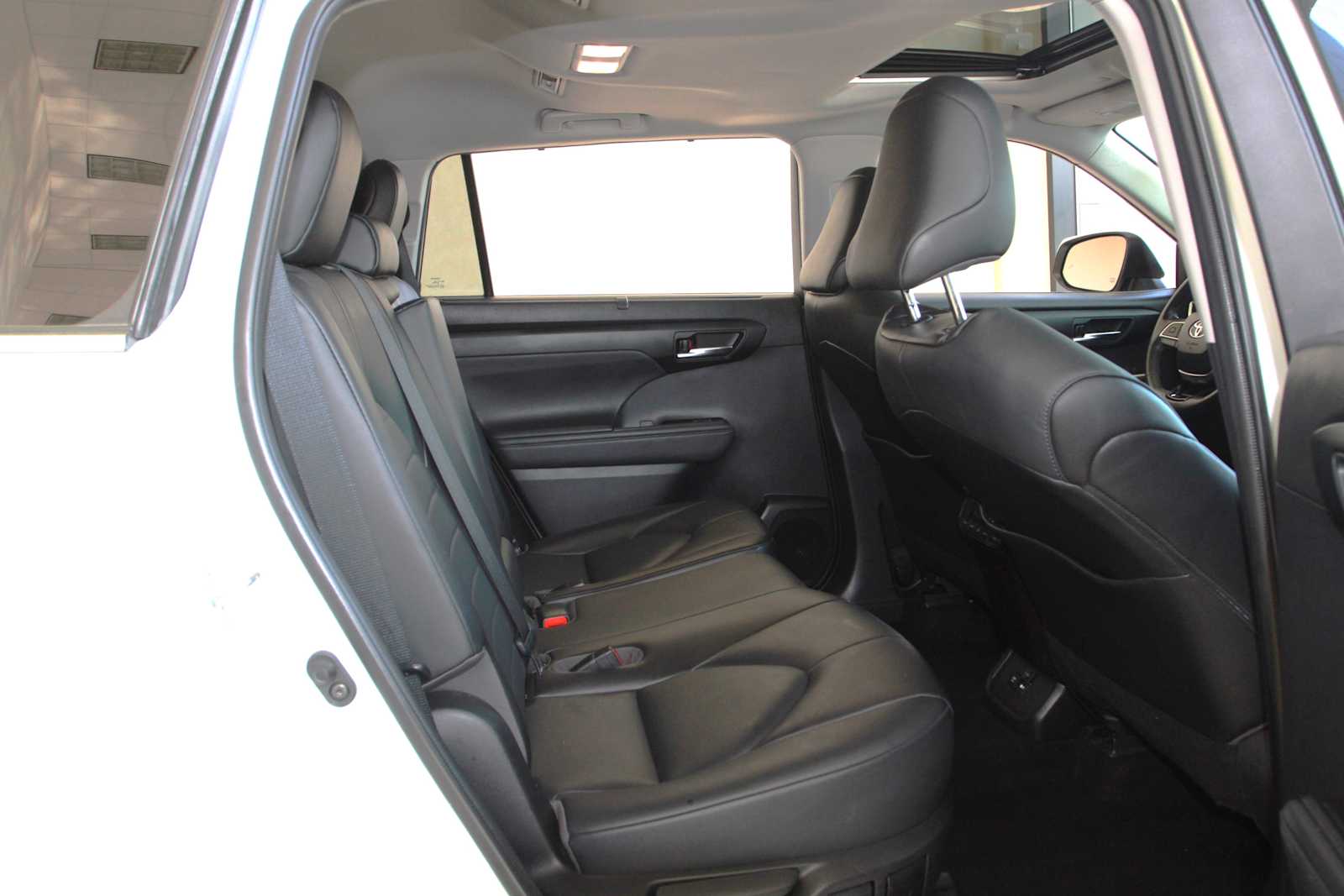 used 2020 Toyota Highlander car, priced at $29,598