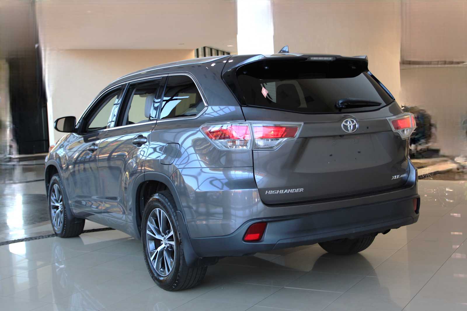 used 2016 Toyota Highlander car, priced at $17,998