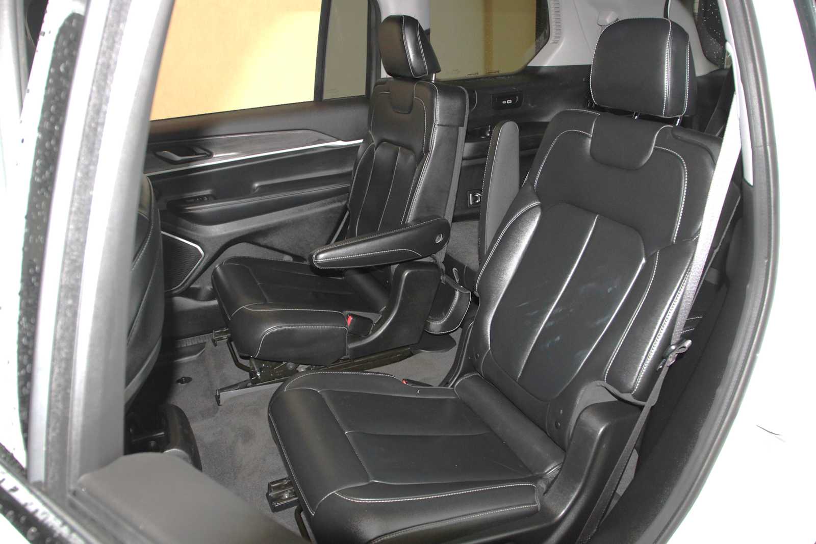used 2021 Jeep Grand Cherokee L car, priced at $30,498