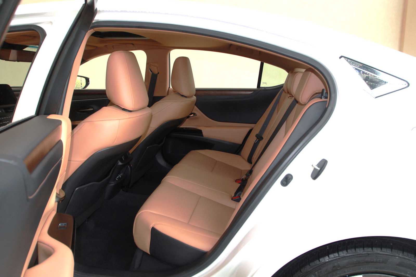 used 2024 Lexus ES 350 car, priced at $43,798
