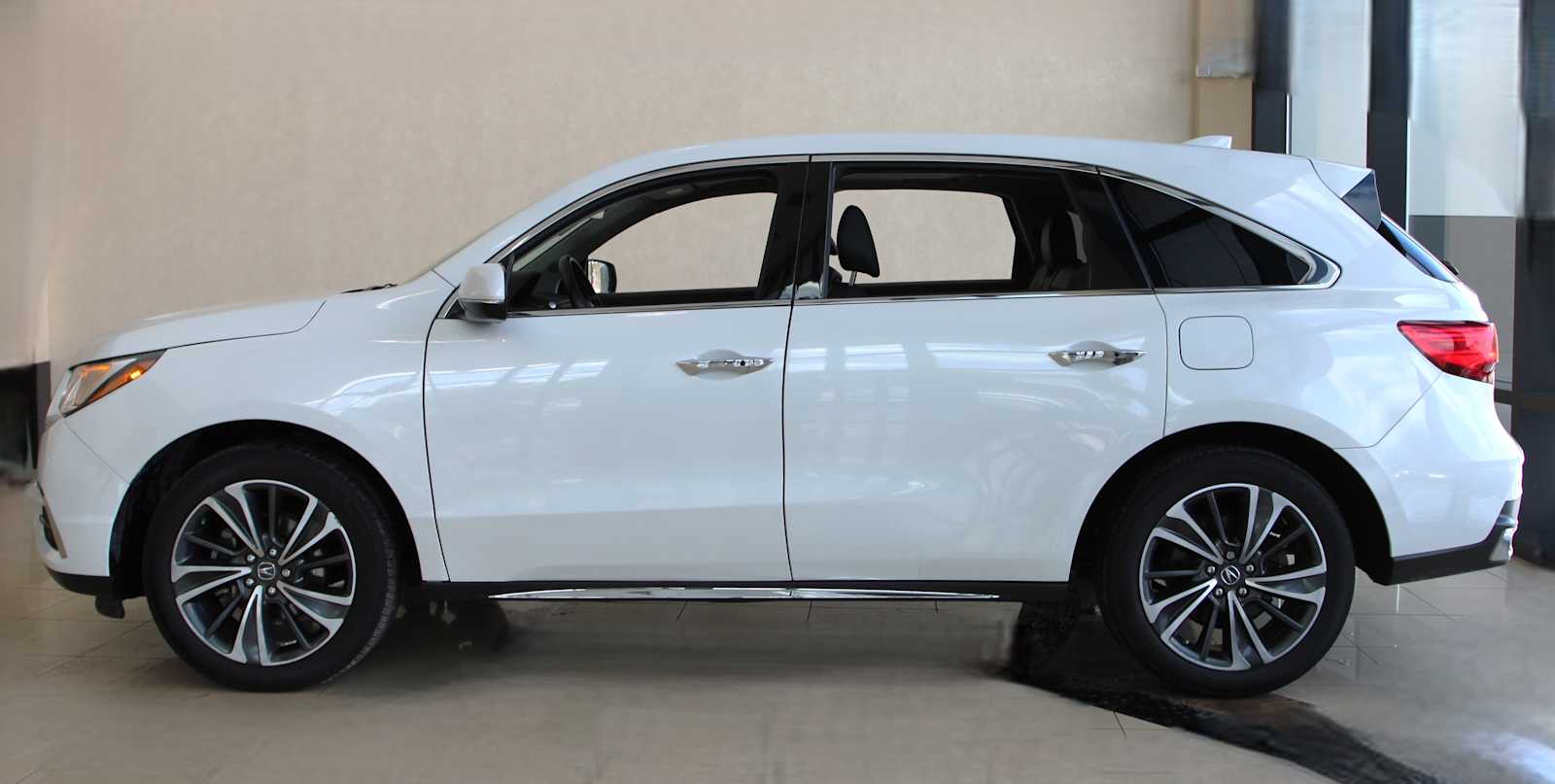 used 2020 Acura MDX car, priced at $25,598