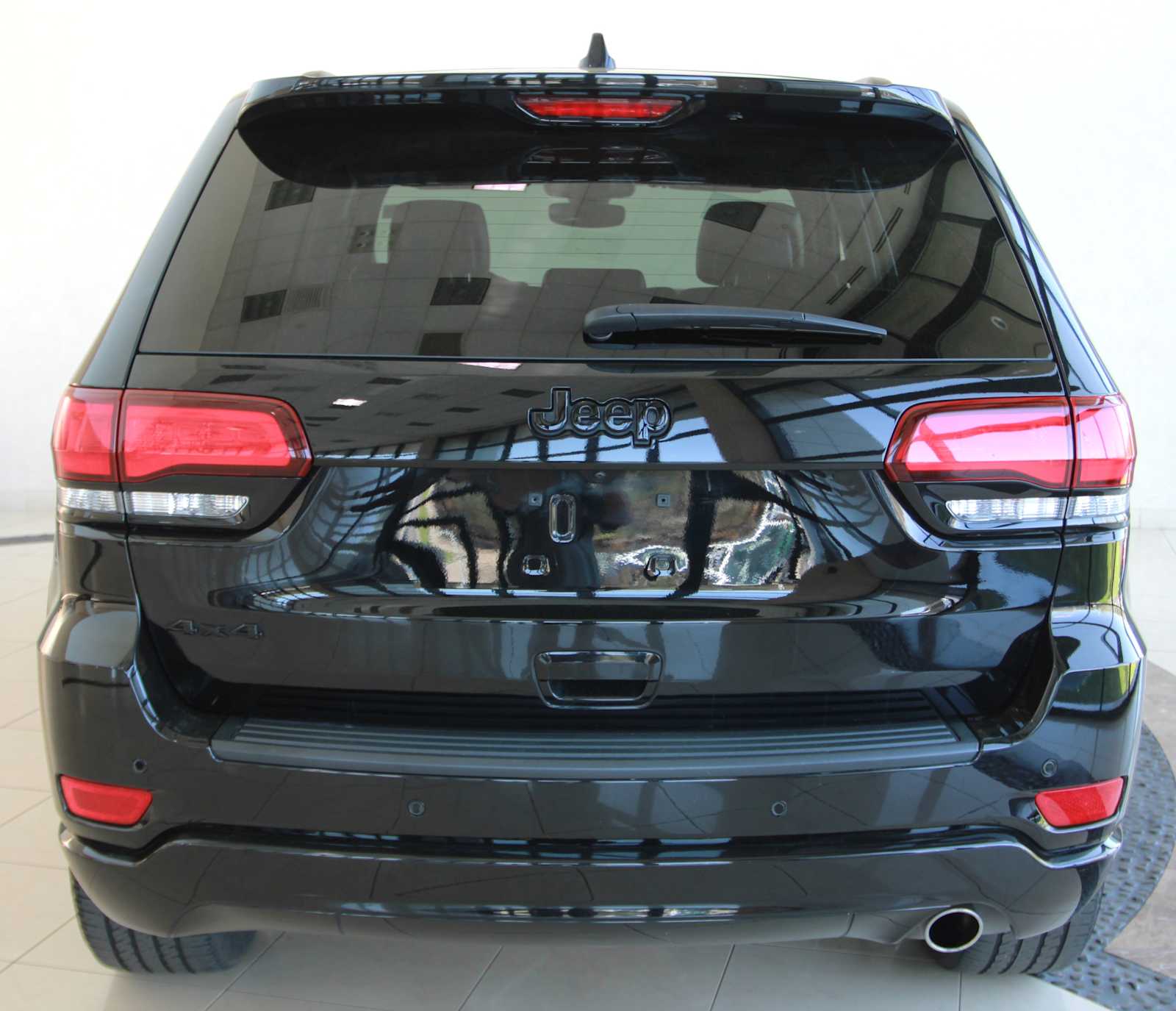 used 2020 Jeep Grand Cherokee car, priced at $25,998