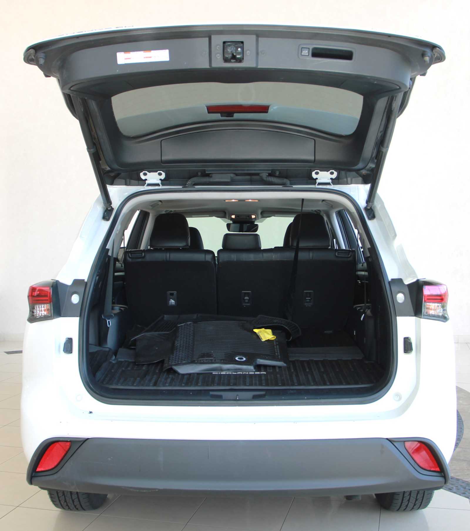 used 2020 Toyota Highlander car, priced at $29,598