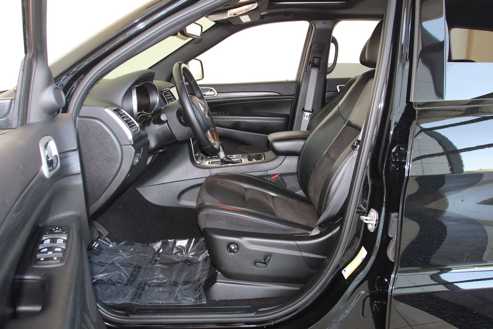 used 2020 Jeep Grand Cherokee car, priced at $25,998