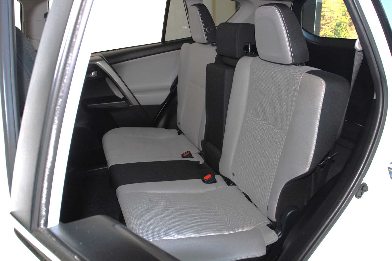 used 2018 Toyota RAV4 car, priced at $22,998