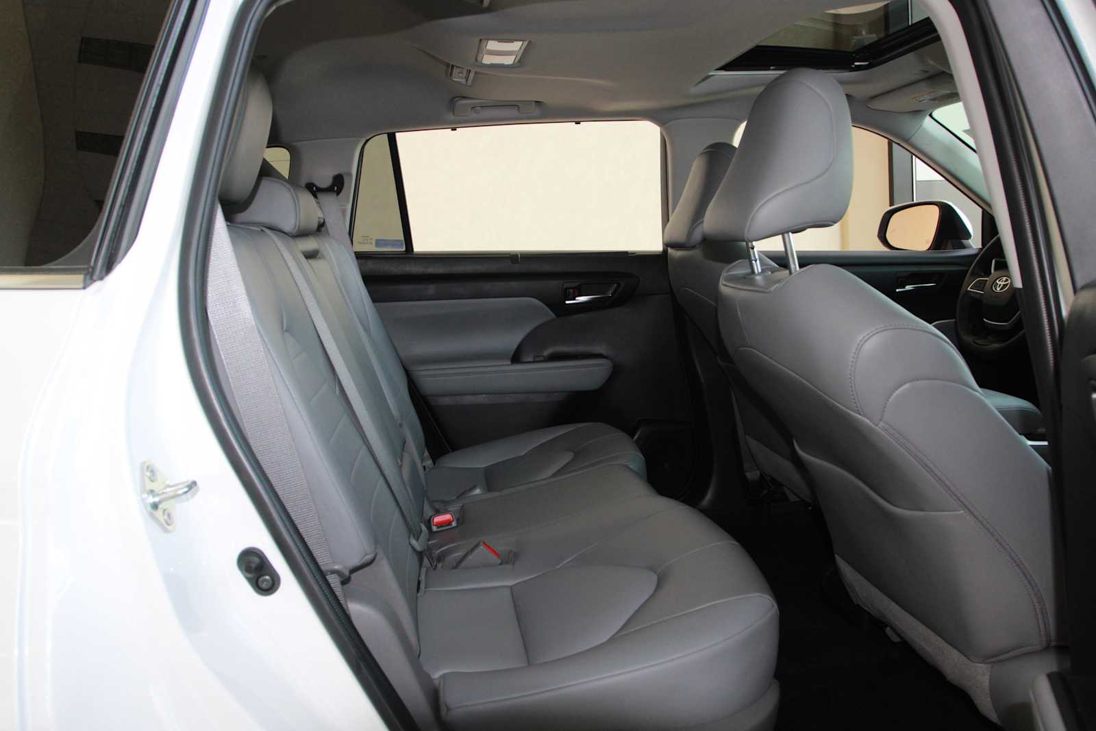 used 2022 Toyota Highlander car, priced at $37,998