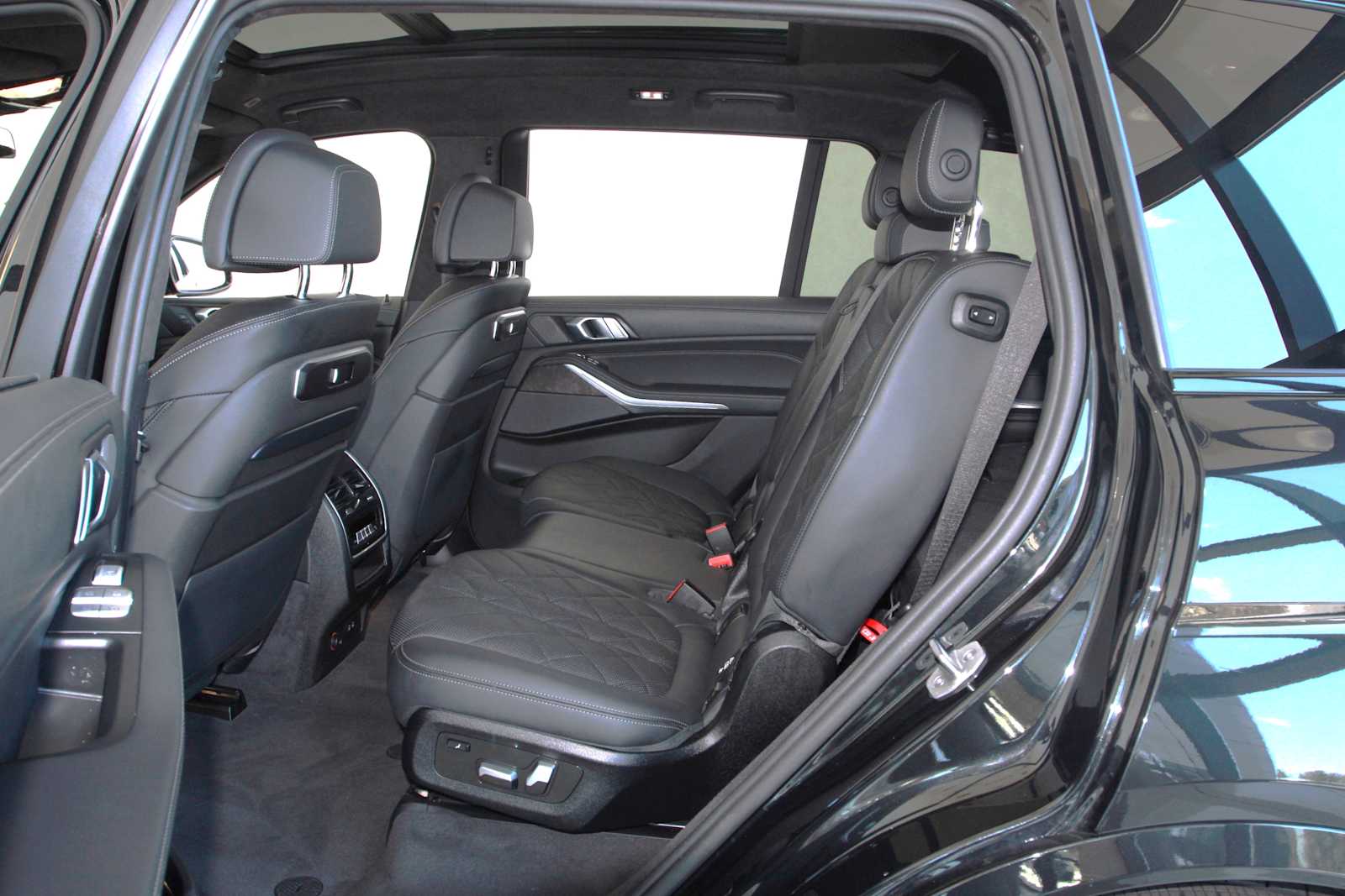 used 2024 BMW X7 car, priced at $69,998