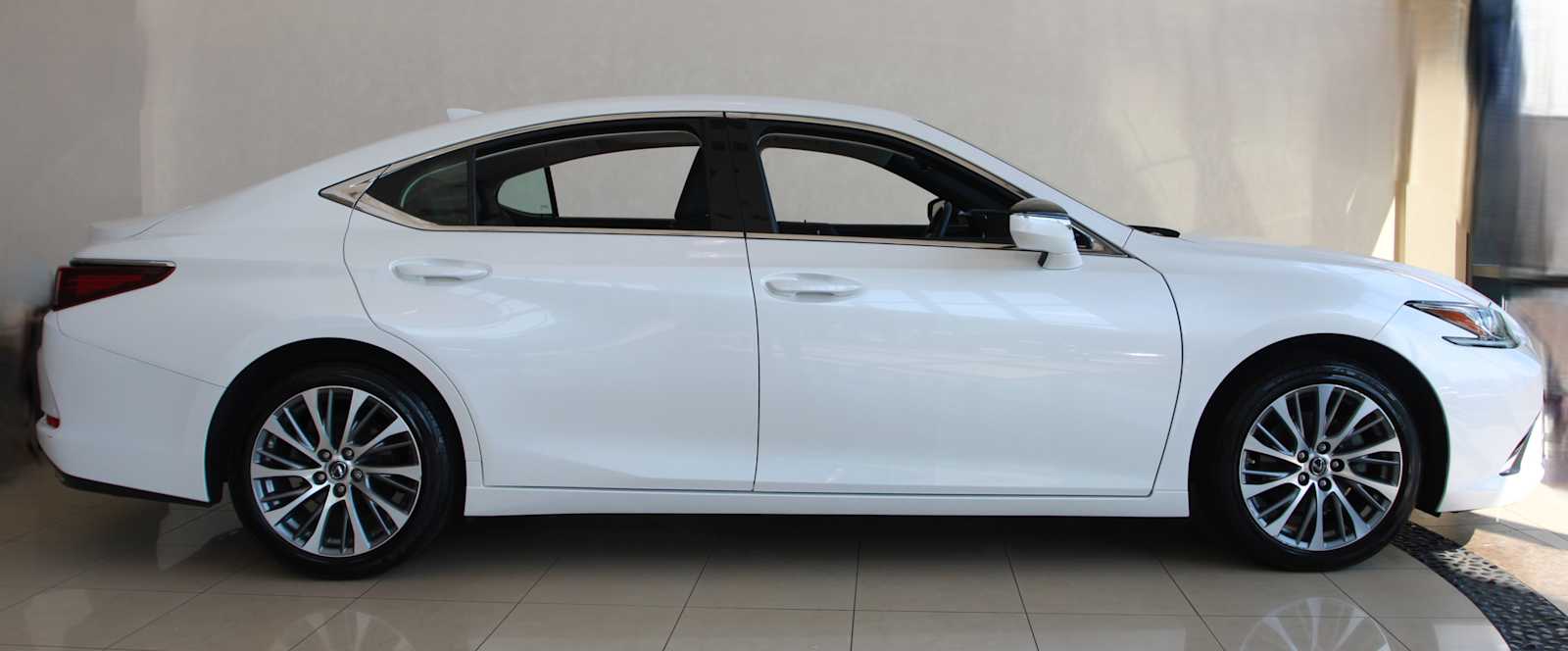 used 2020 Lexus ES 350 car, priced at $29,998
