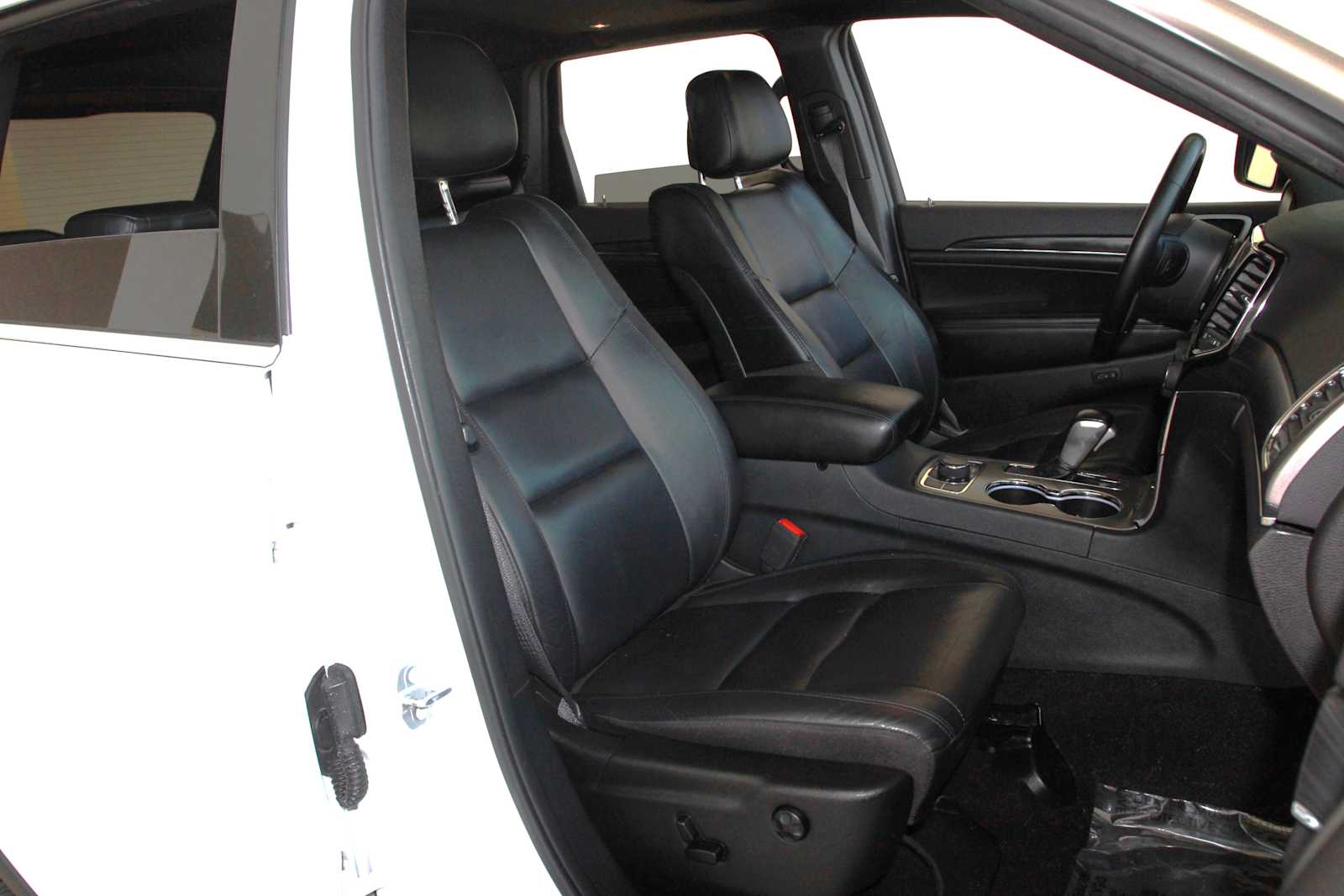 used 2020 Jeep Grand Cherokee car, priced at $27,998