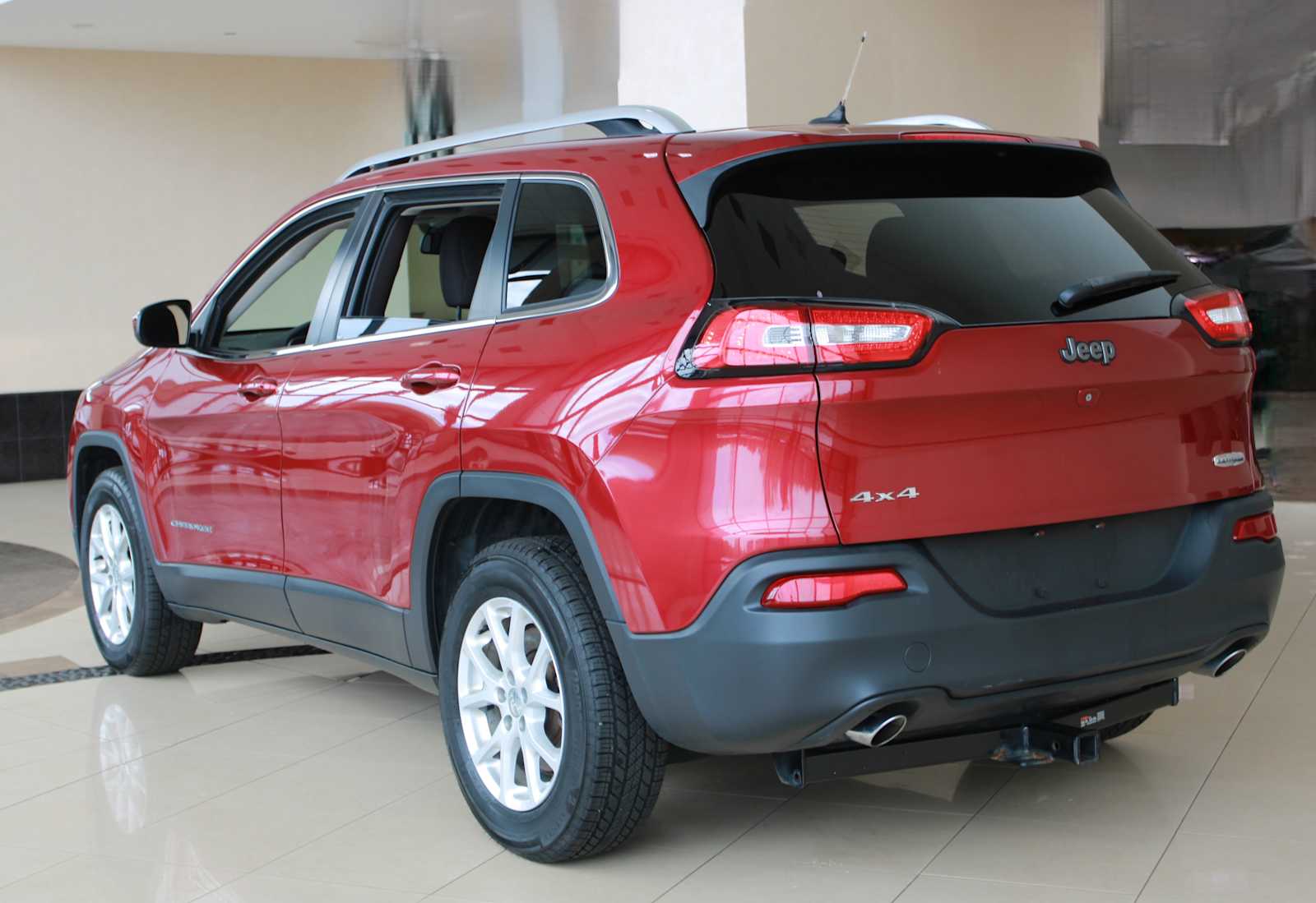 used 2014 Jeep Cherokee car, priced at $10,998