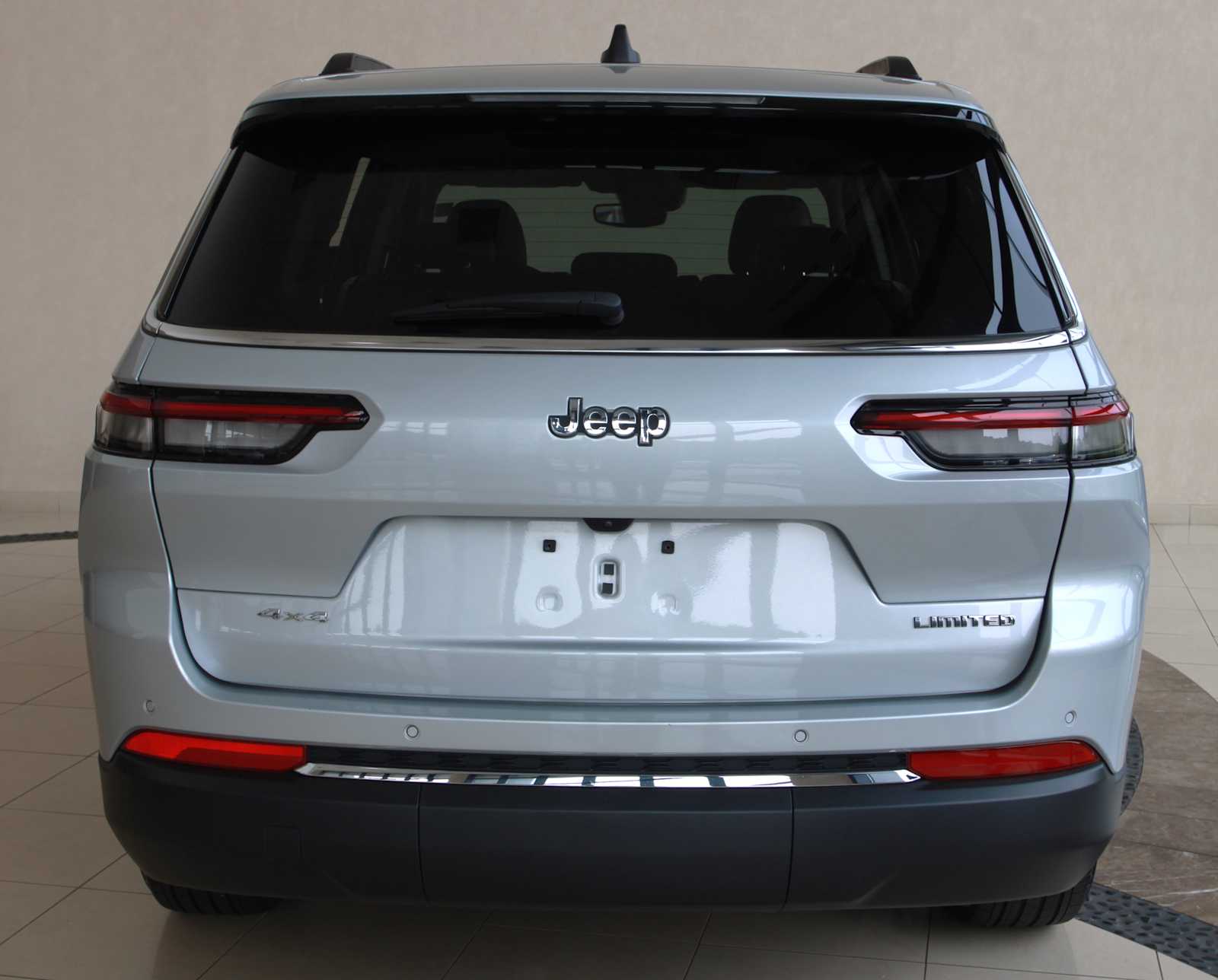 used 2023 Jeep Grand Cherokee L car, priced at $34,998