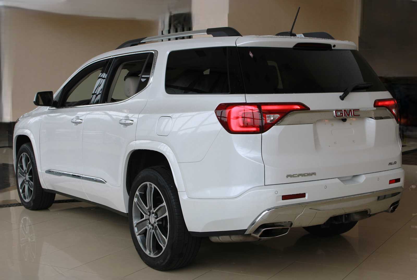 used 2019 GMC Acadia car, priced at $19,698