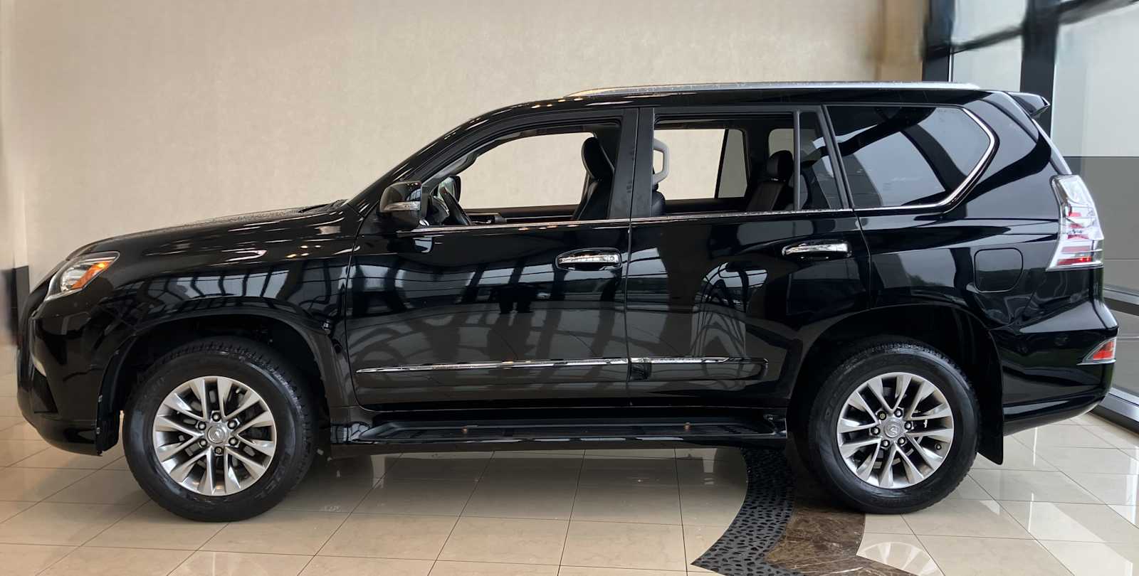 used 2018 Lexus GX 460 car, priced at $42,998