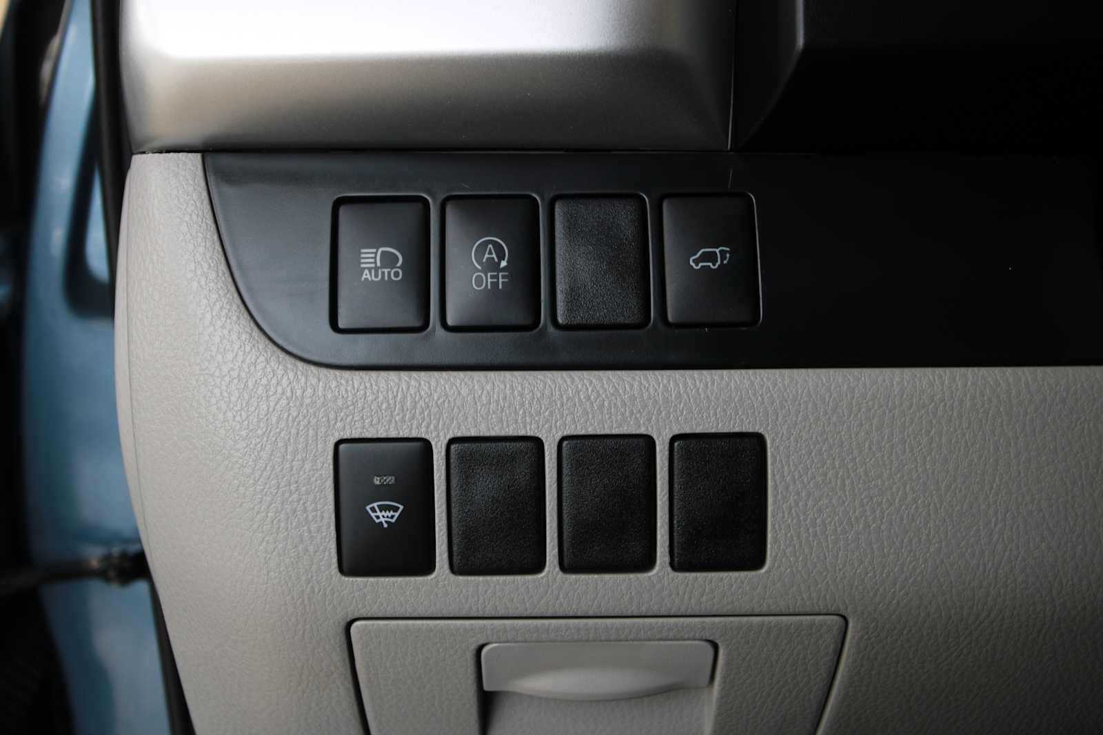 used 2018 Toyota Highlander car, priced at $24,998