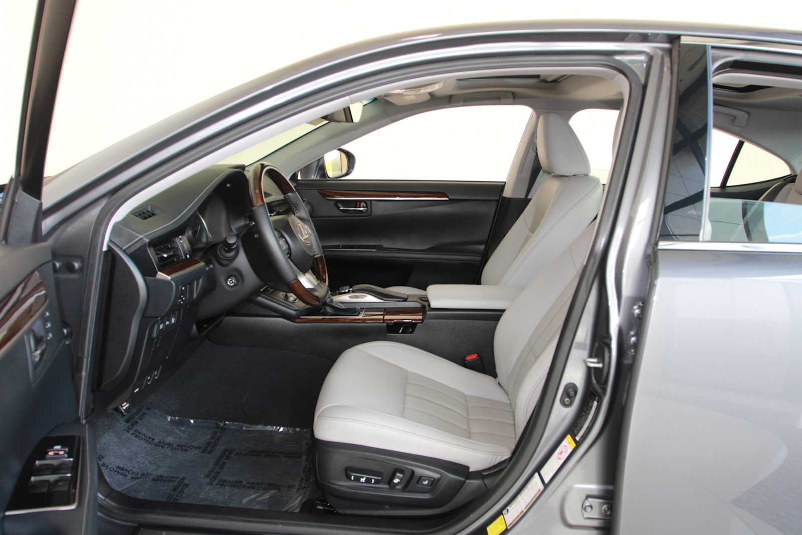 used 2018 Lexus ES 350 car, priced at $27,998