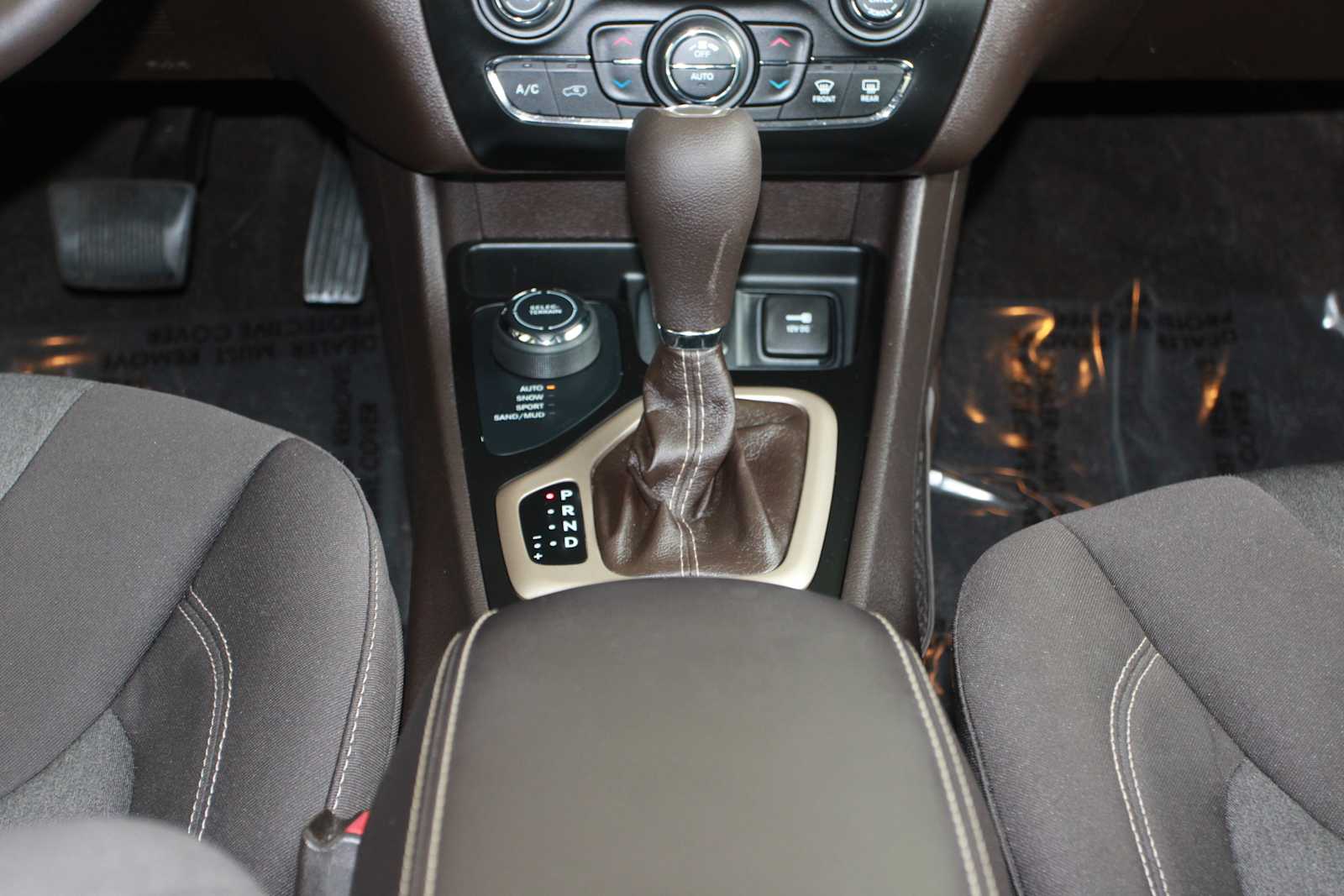 used 2014 Jeep Cherokee car, priced at $10,998