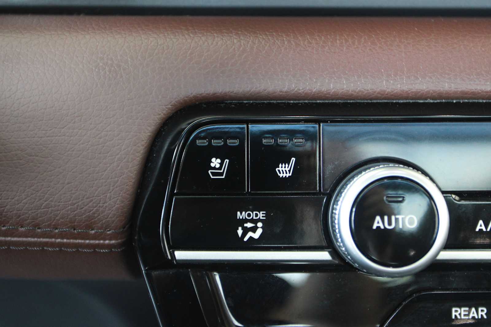 used 2023 Honda Pilot car, priced at $44,498